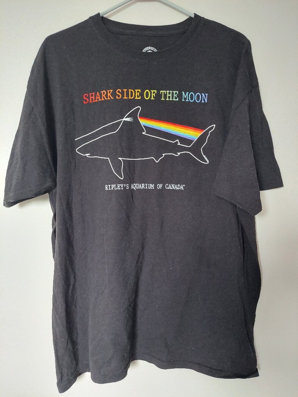 Adult Shark Side of the Moon Tee Size XL Ripley's Aquarium of Canada